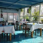 La Vela 3*